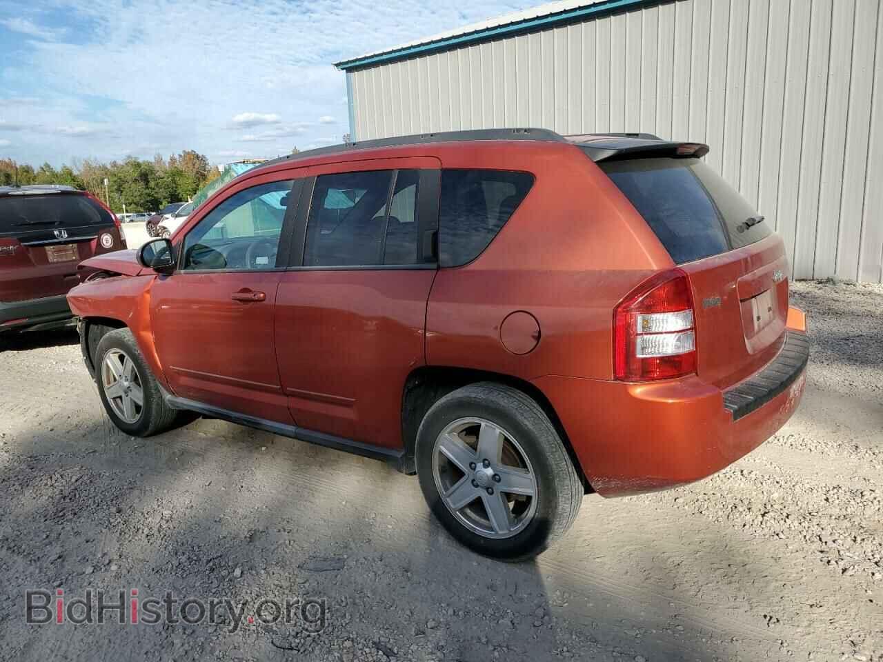 2010 JEEP COMPASS - VIN: 1J4NT4FB4AD601882 - Photo 2