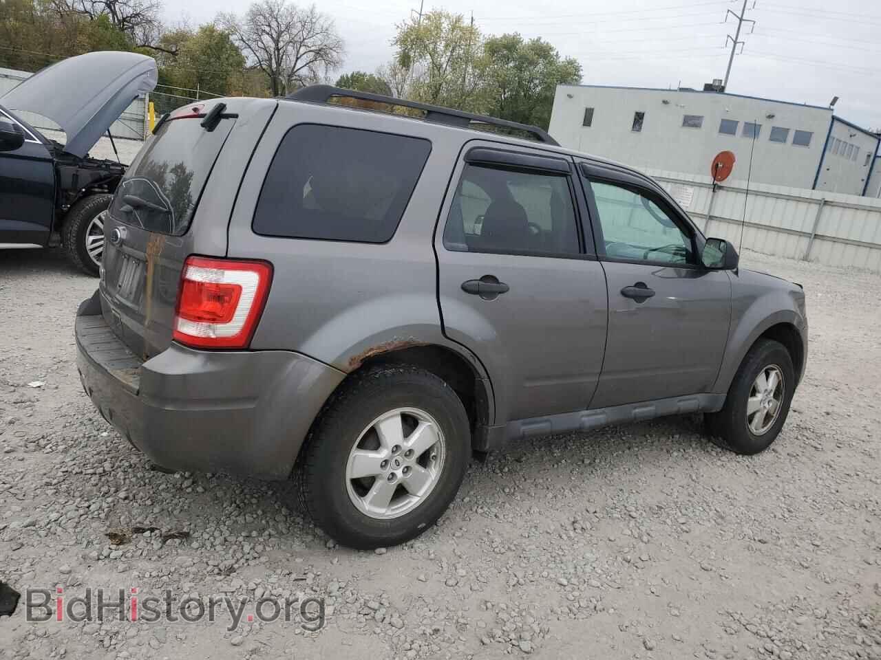 2011 FORD ESCAPE - VIN: 1FMCU0D73BKB42211 - Фото 3