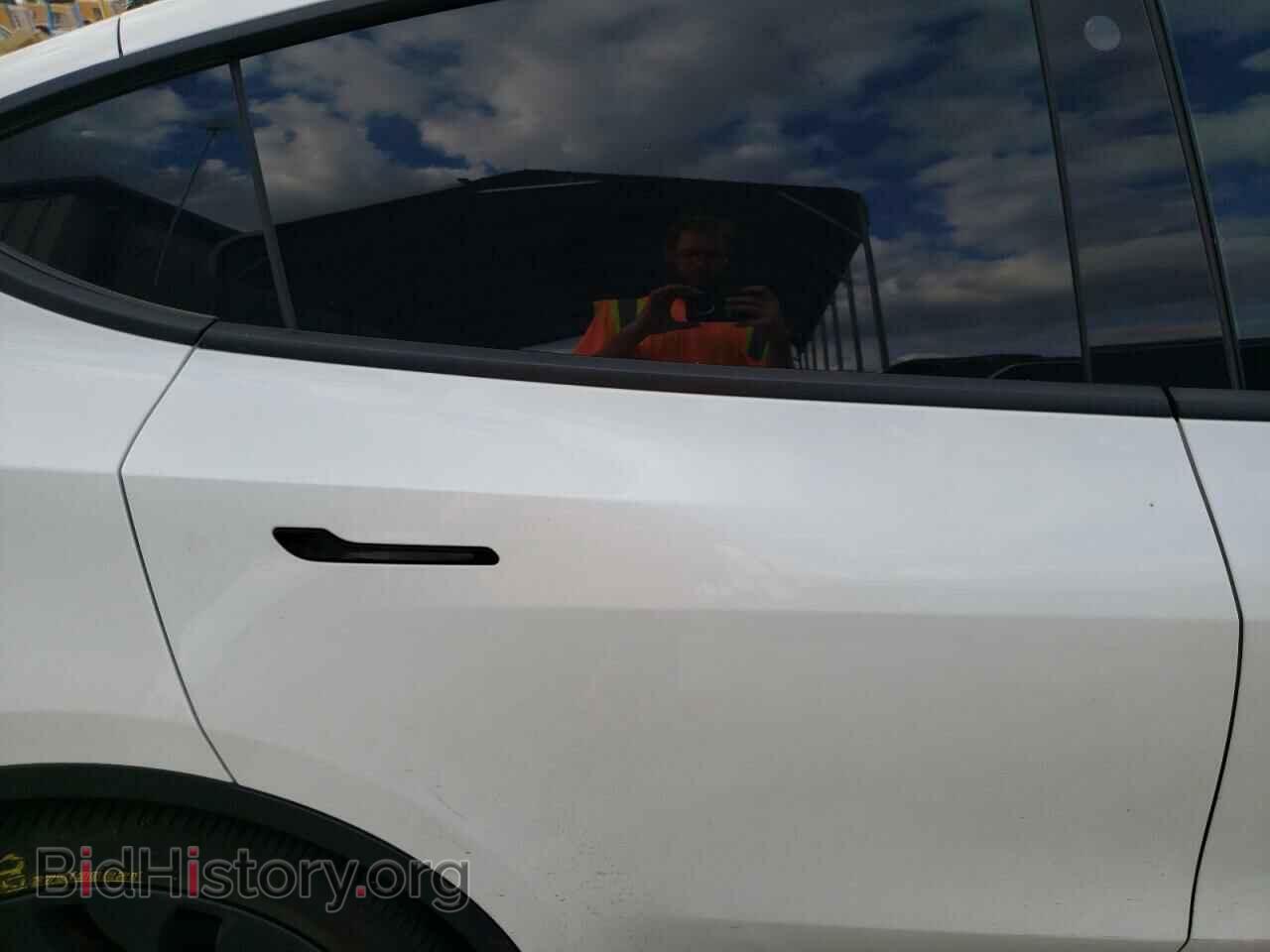 2022 TESLA MODEL Y - VIN: 7SAYGDEF8NF338499 - Фото 10
