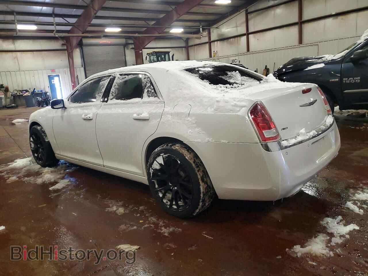 2014 CHRYSLER 300 - VIN: 2C3CCARG7EH229275 - Фото 2