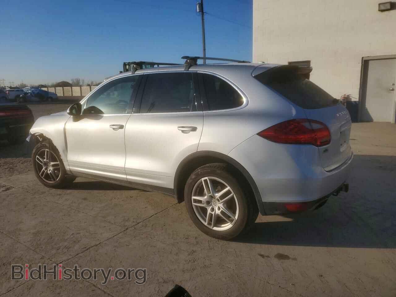 2011 PORSCHE CAYENNE - VIN: WP1AA2A20BLA04823 - Photo 2