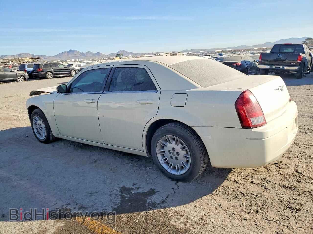 2007 CHRYSLER 300 - VIN: 2C3KA43R97H609296 - Фото 2