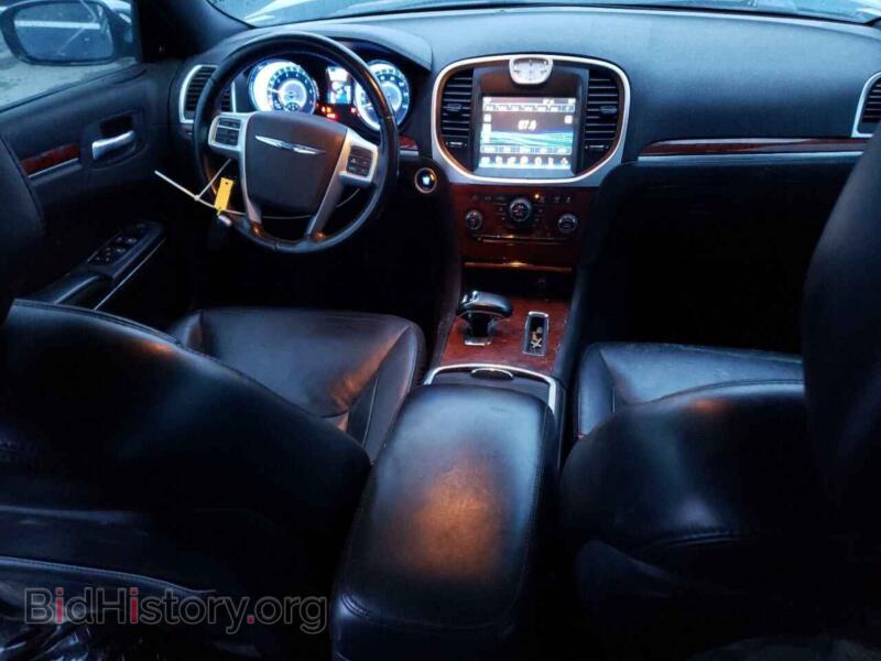 2012 Chrysler 300 (VIN 2C3CCACG0CH173203) — photo 8 of 12
