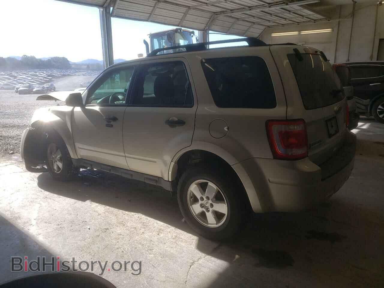 2010 FORD ESCAPE - VIN: 1FMCU0D70AKA04561 - Фото 2