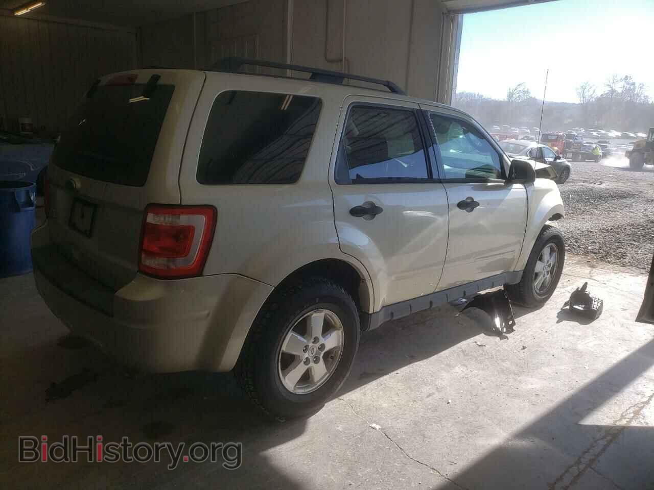 2010 FORD ESCAPE - VIN: 1FMCU0D70AKA04561 - Фото 3