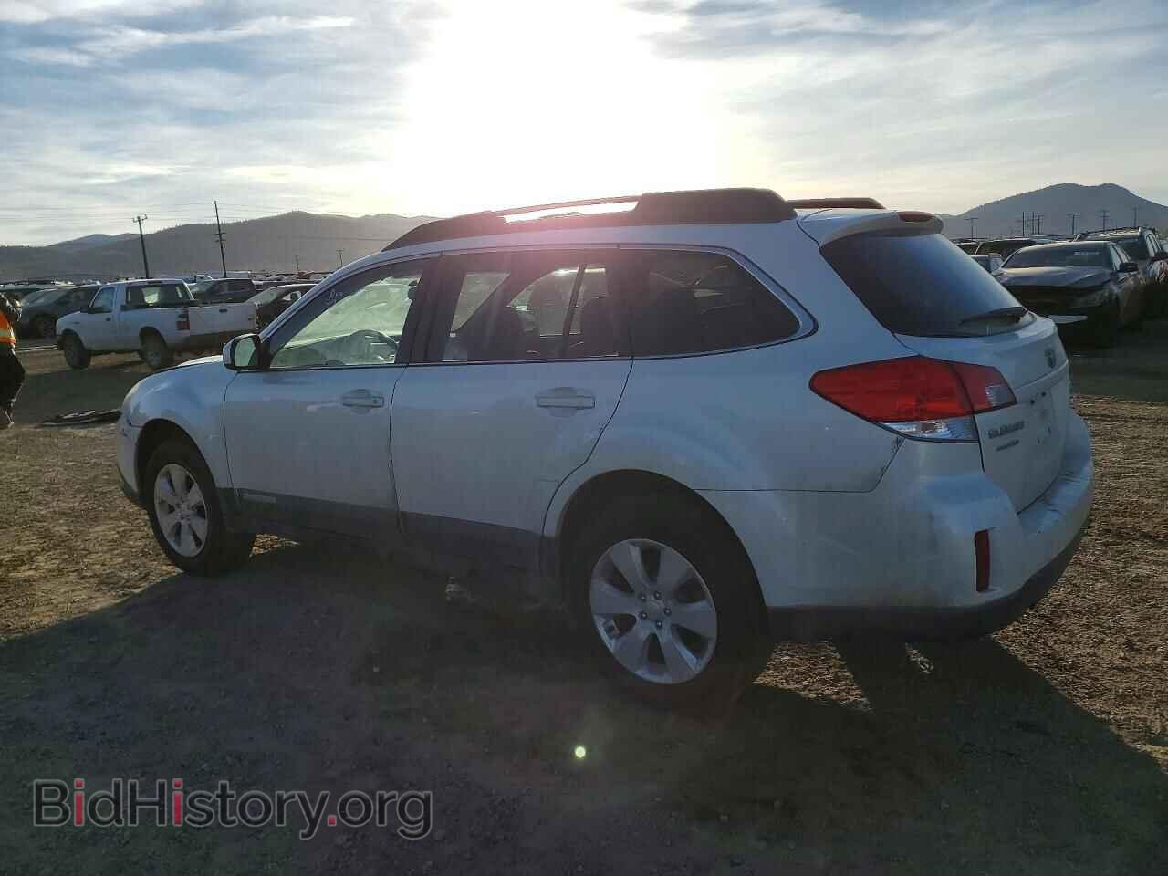 2011 SUBARU OUTBACK - VIN: 4S4BRCCC6B3318501 - Фото 2