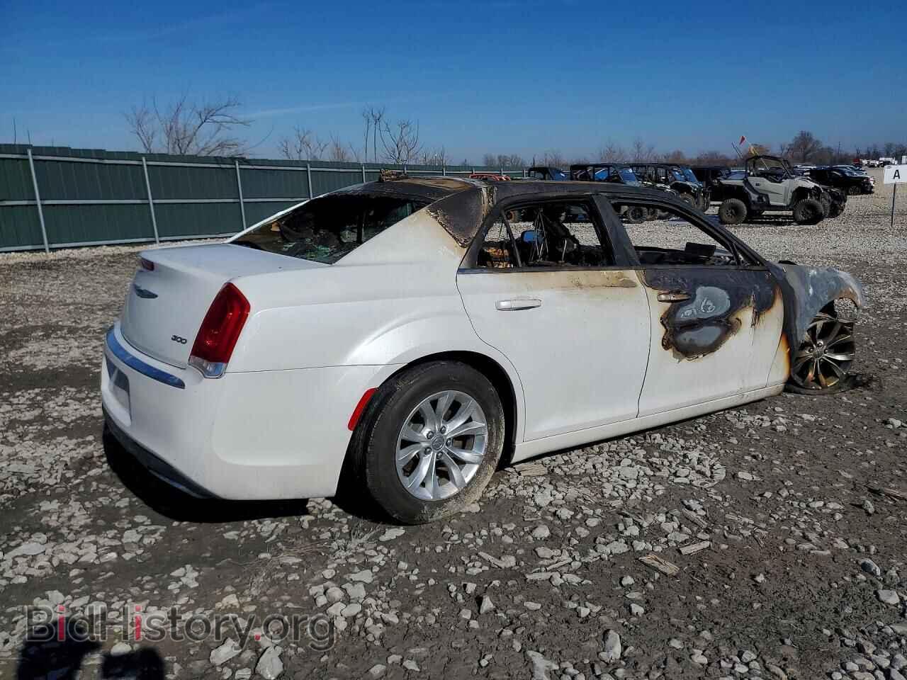 2016 CHRYSLER 300 - VIN: 2C3CCAAG3GH198329 - Фото 3