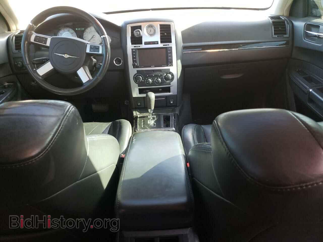 2010 CHRYSLER 300 - VIN: 2C3CA2CV2AH273231 - Фото 8
