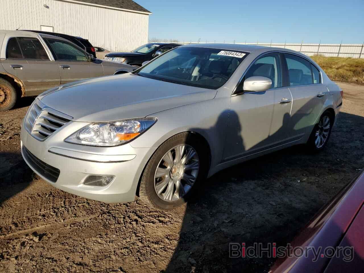 Photo KMHGC46EX9U054438 - HYUNDAI GENESIS 2009