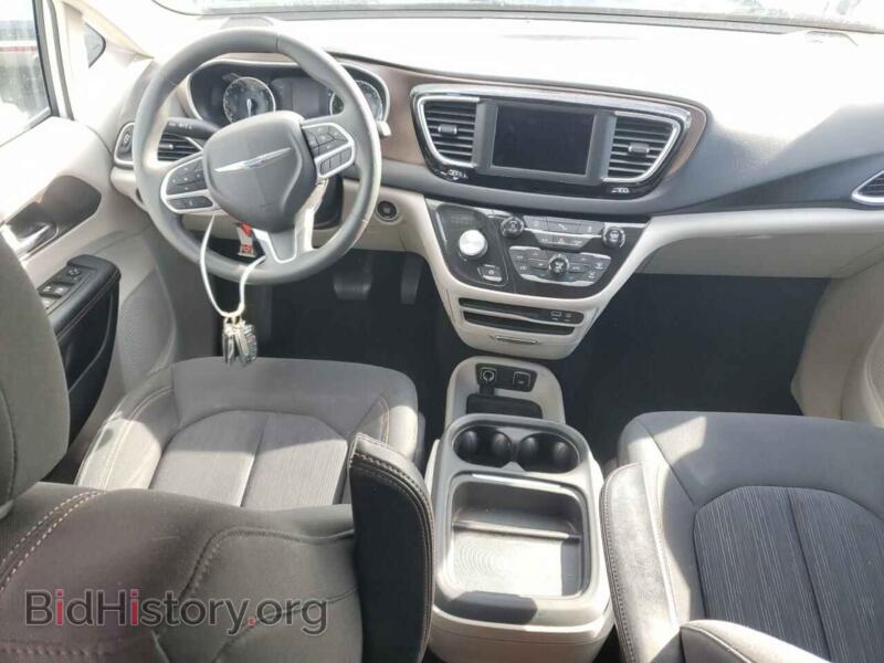 2018 Chrysler PACIFICA (VIN 2C4RC1FG3JR132766) — фото 8 из 14