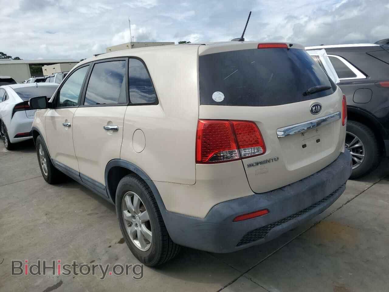 2011 KIA SORENTO - VIN: 5XYKT3A11BG080043 - Фото 2