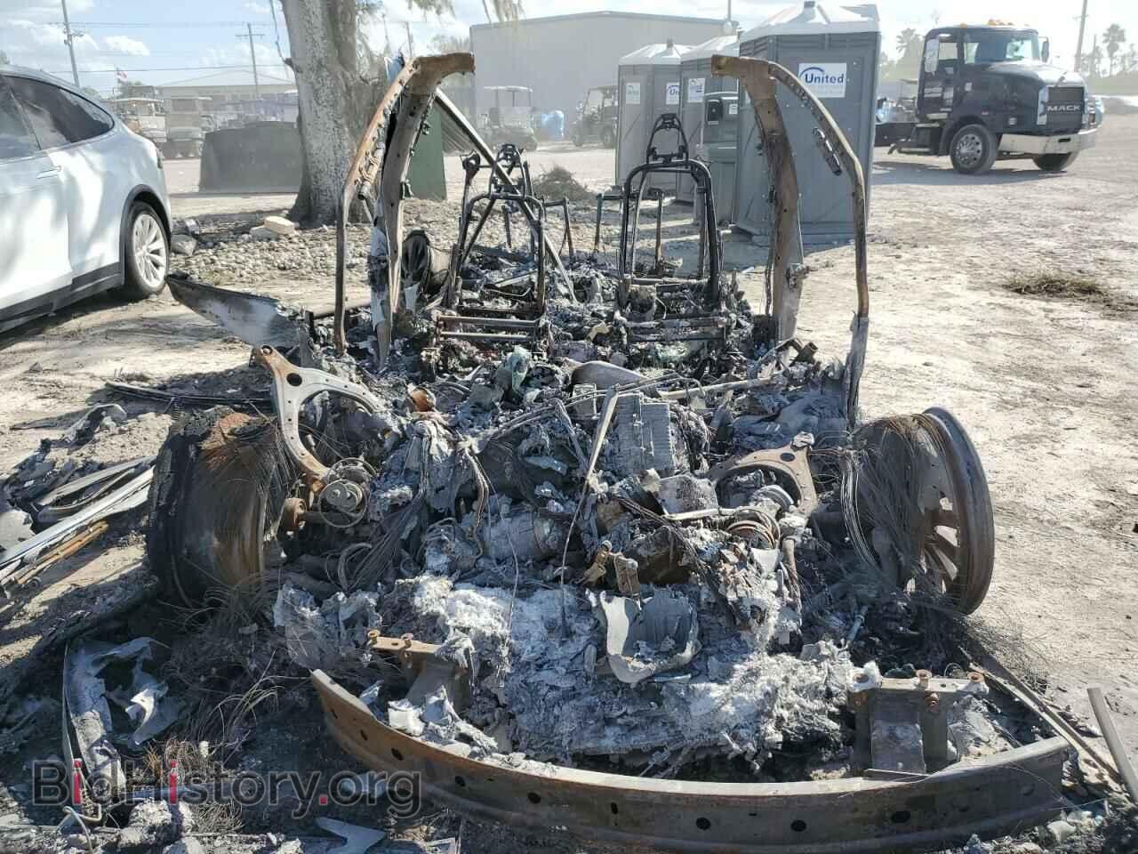 2016 TESLA MODEL X - VIN: 5YJXCBE22GF019544 - Photo 5