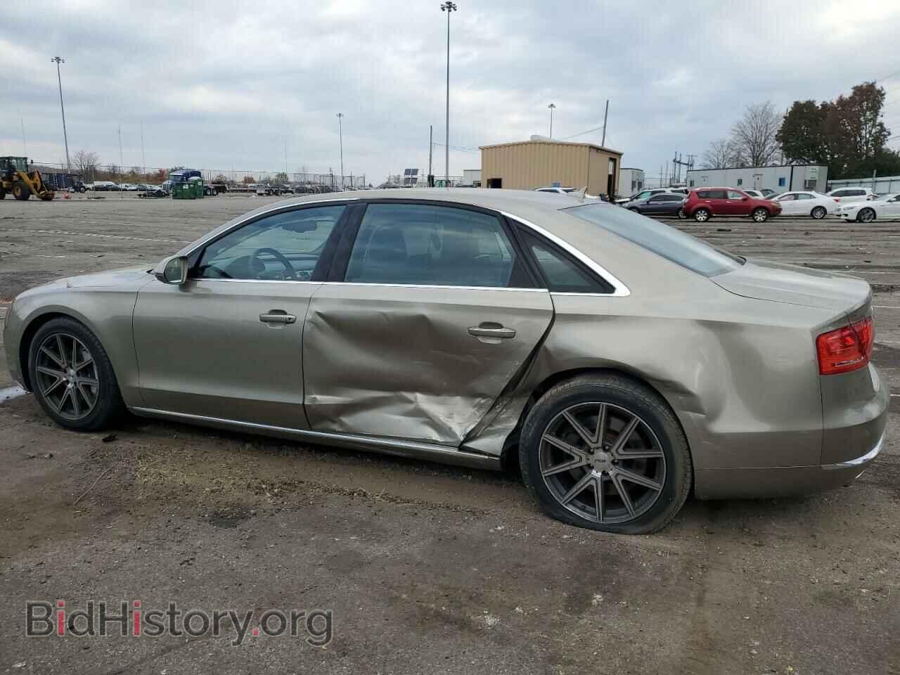 2011 AUDI A8 - VIN: WAURVAFD6BN009765 - Фото 2