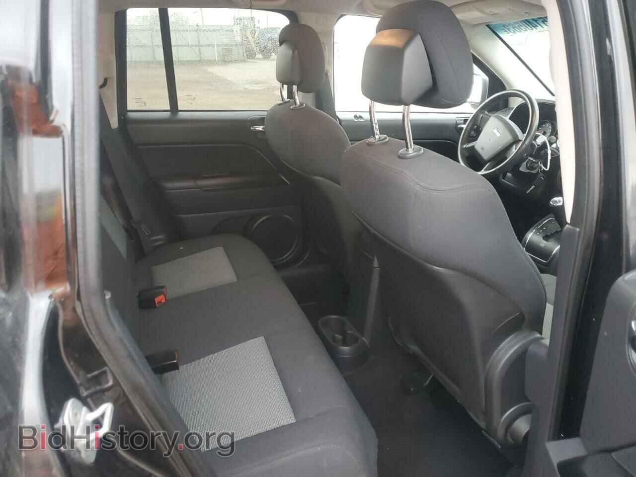 2010 JEEP COMPASS - VIN: 1J4NT1FB2AD634958 - Фото 11
