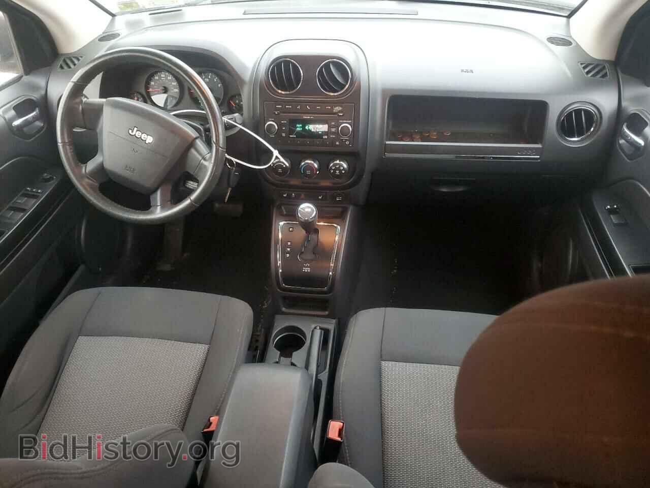 2010 JEEP COMPASS - VIN: 1J4NT1FB2AD634958 - Фото 8