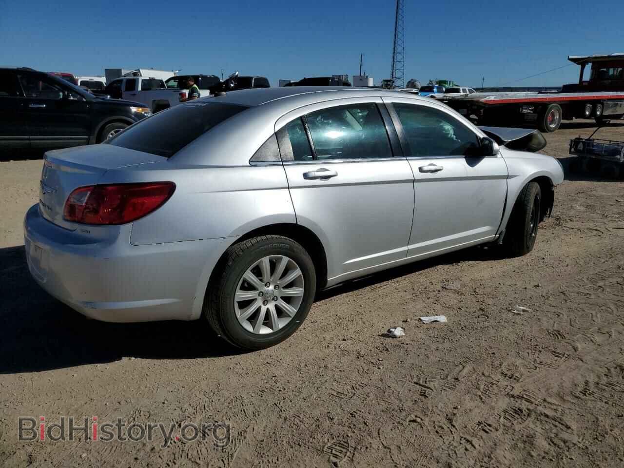 2010 CHRYSLER SEBRING - VIN: 1C3CC5FB9AN228405 - Фото 3
