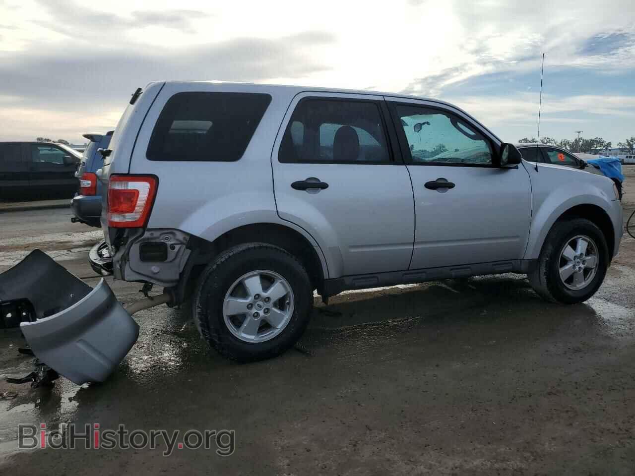 2011 FORD ESCAPE - VIN: 1FMCU0C73BKA68550 - Фото 3