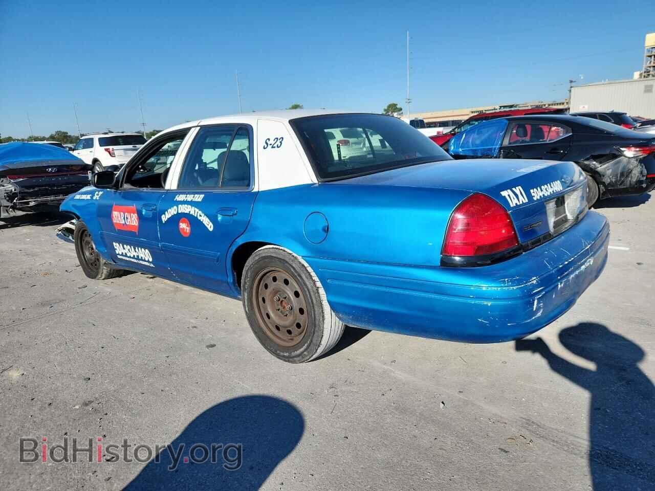 2011 FORD CROWN VIC - VIN: 2FABP7BV2BX181330 - Фото 2