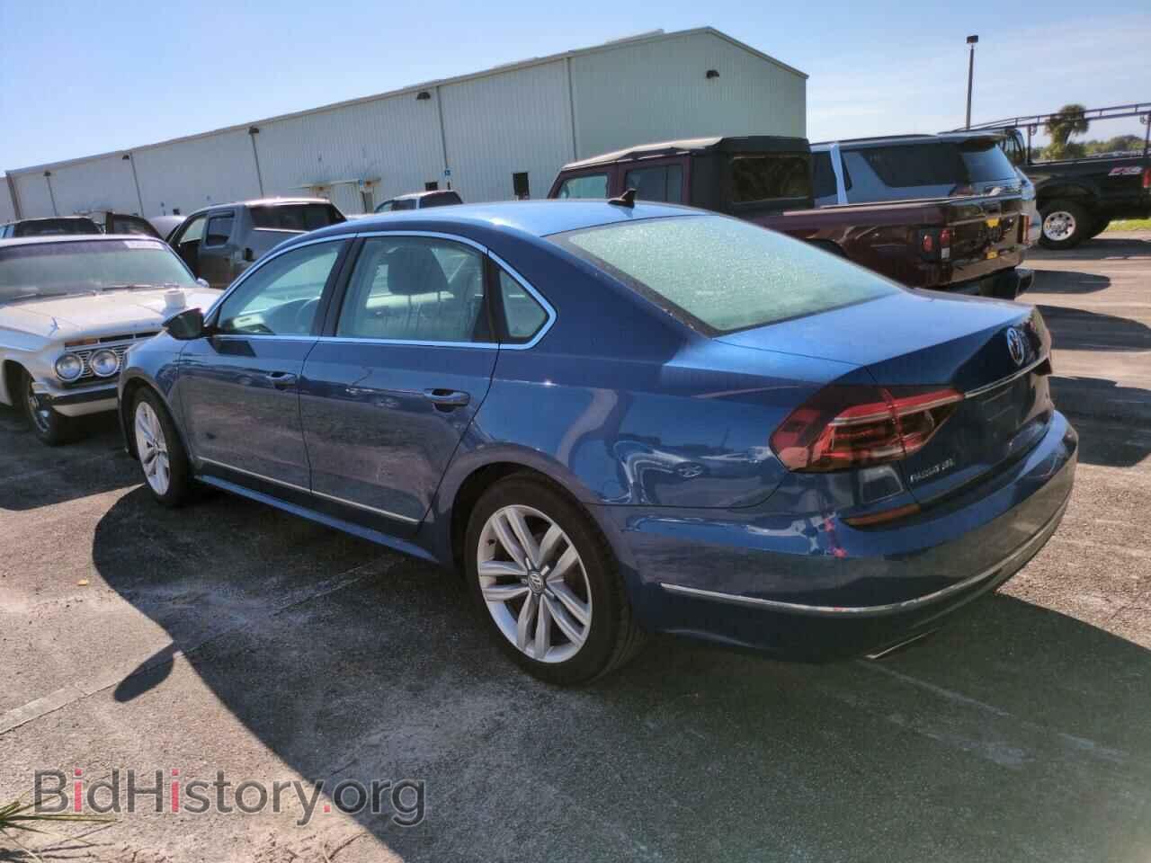 2017 VOLKSWAGEN PASSAT - VIN: 1VWCM7A36HC028962 - Фото 2