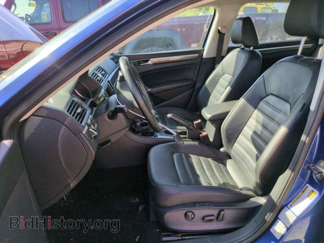 2017 VOLKSWAGEN PASSAT - VIN: 1VWCM7A36HC028962 - Фото 7