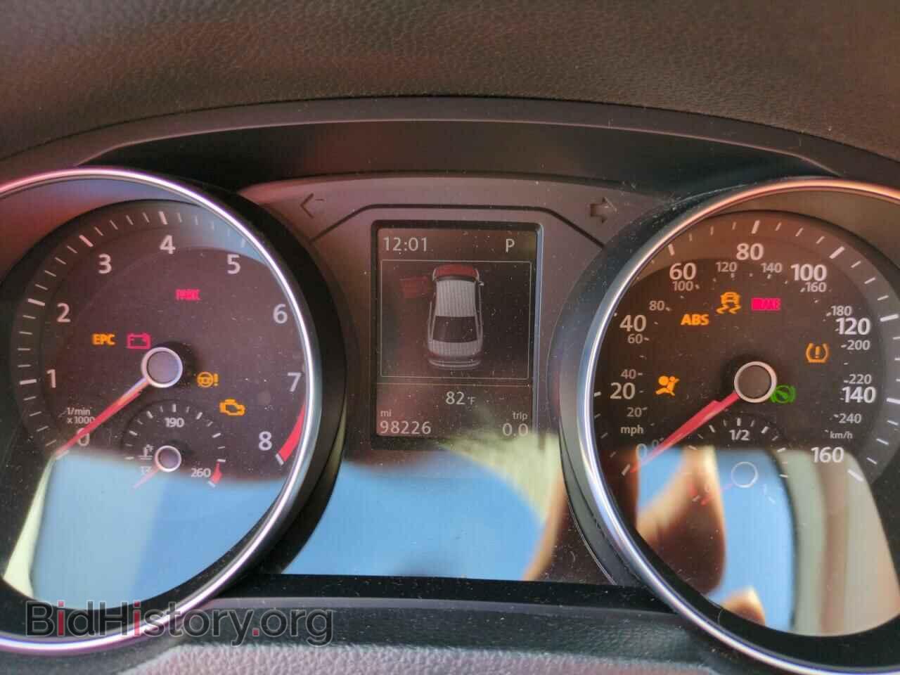 2017 VOLKSWAGEN PASSAT - VIN: 1VWCM7A36HC028962 - Фото 9