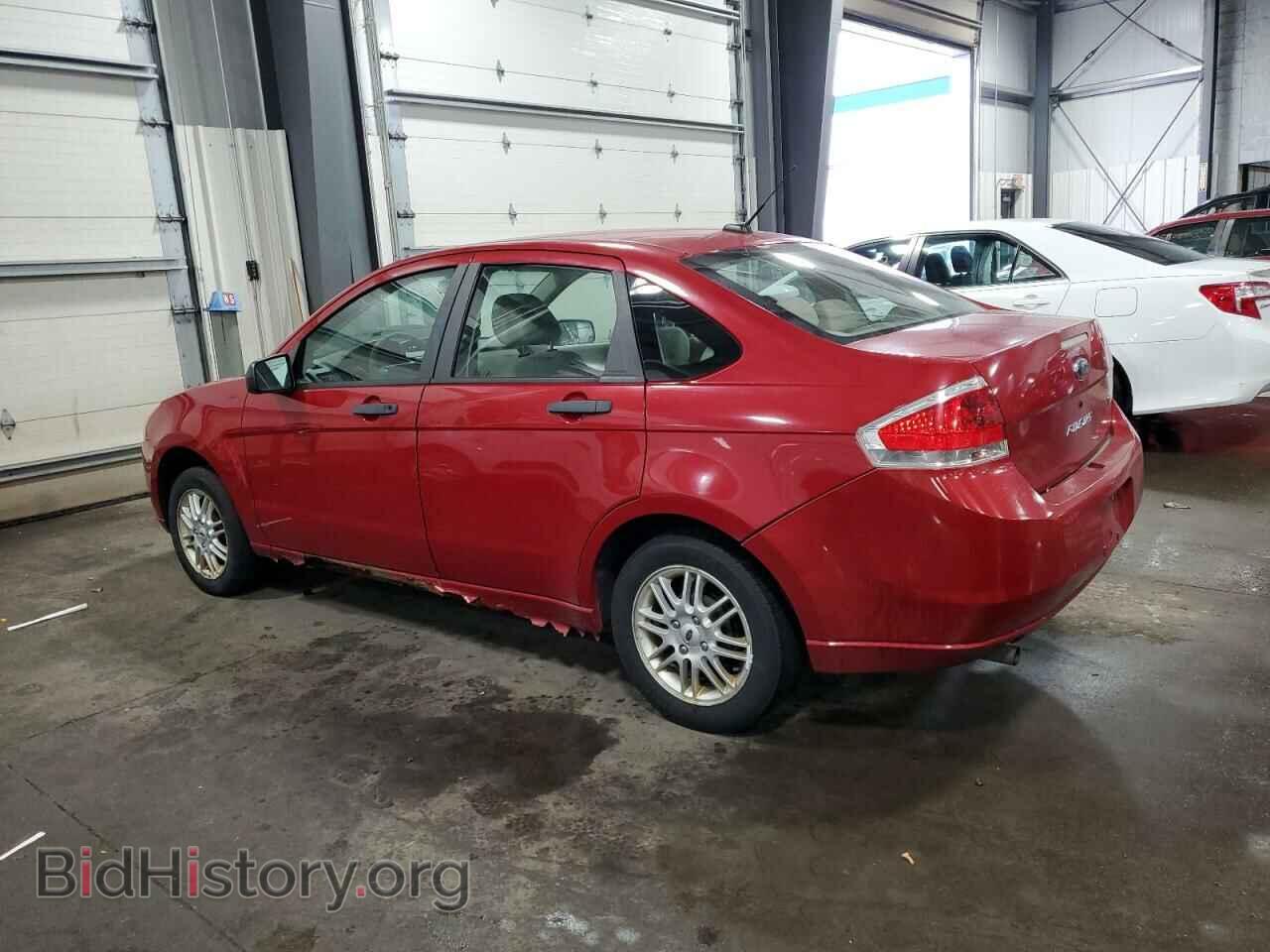 2009 FORD FOCUS - VIN: 1FAHP35NX9W245957 - Фото 2
