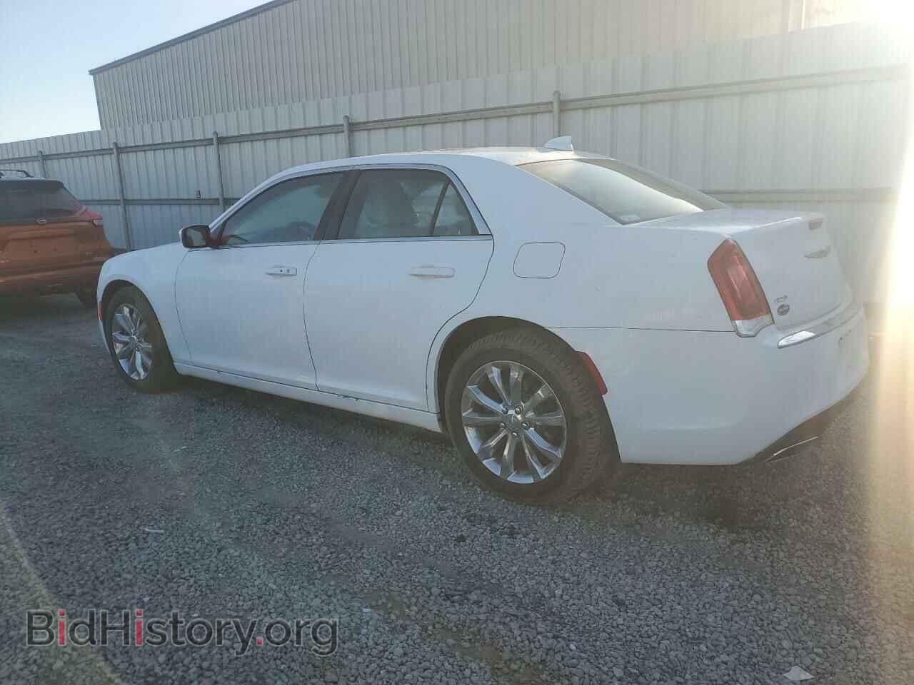 2017 CHRYSLER 300 - VIN: 2C3CCARG1HH631135 - Фото 2
