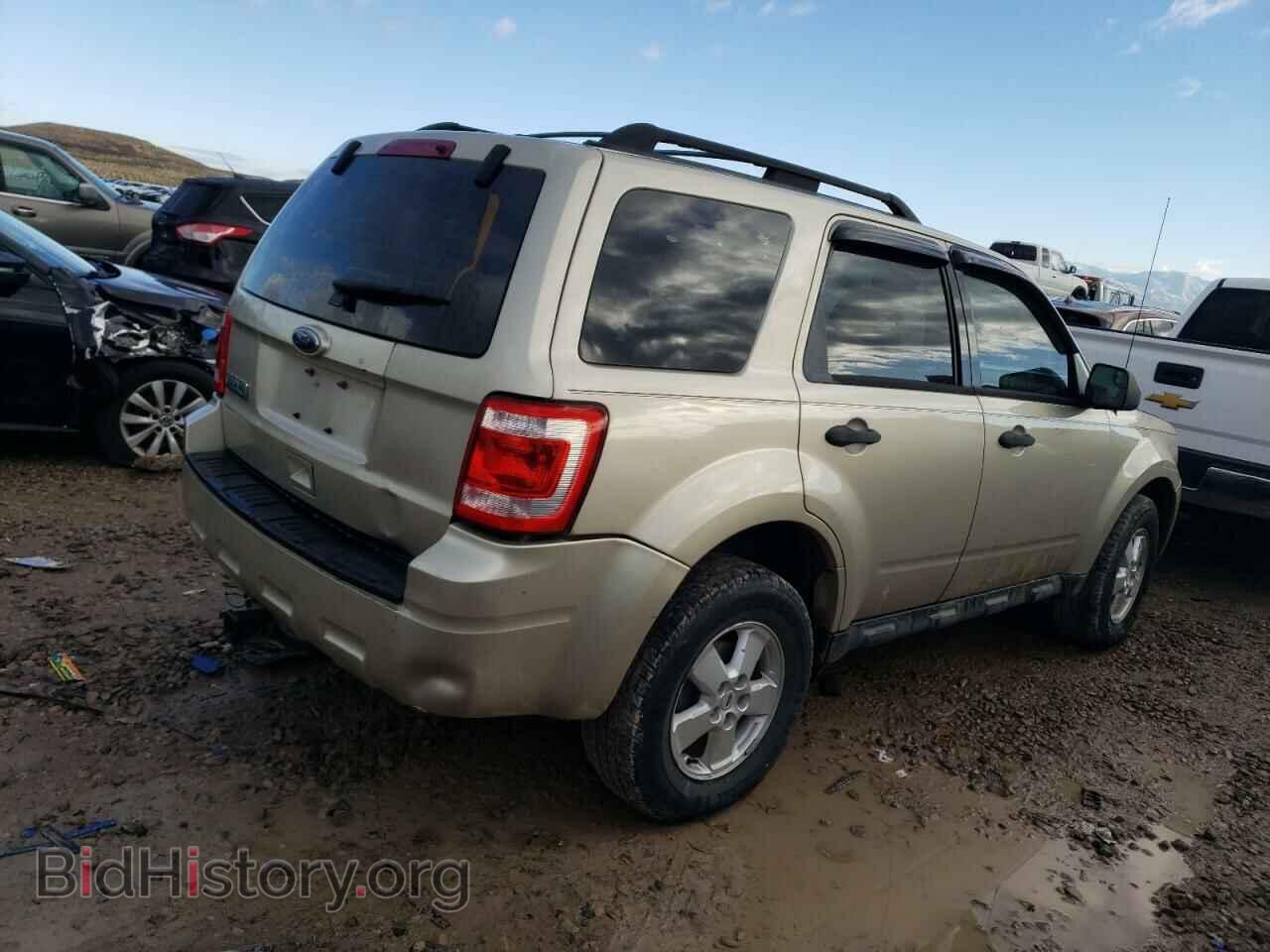 2010 FORD ESCAPE - VIN: 1FMCU0C72AKD19251 - Фото 3