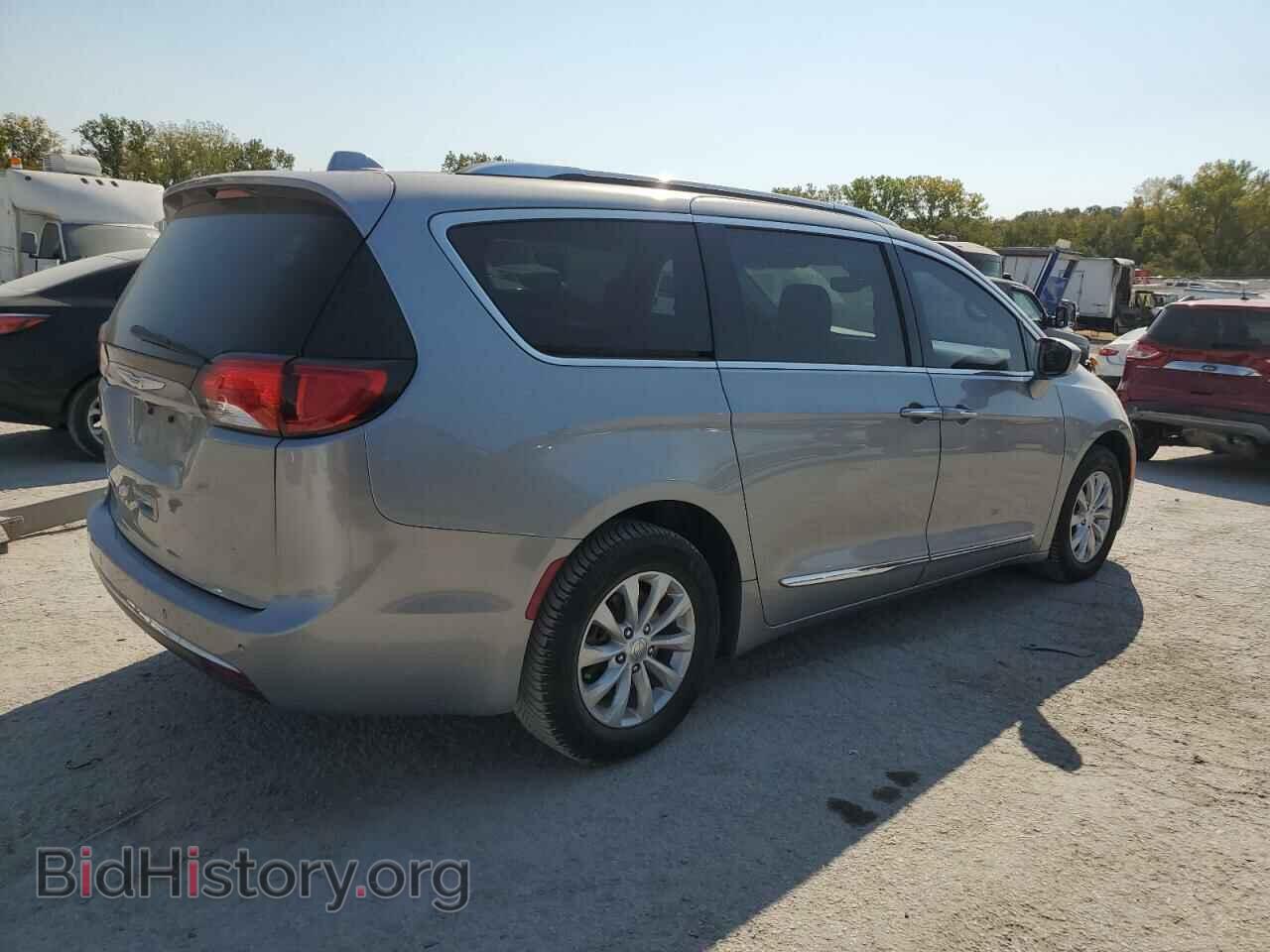 2019 CHRYSLER PACIFICA - VIN: 2C4RC1BG6KR560256 - Фото 3