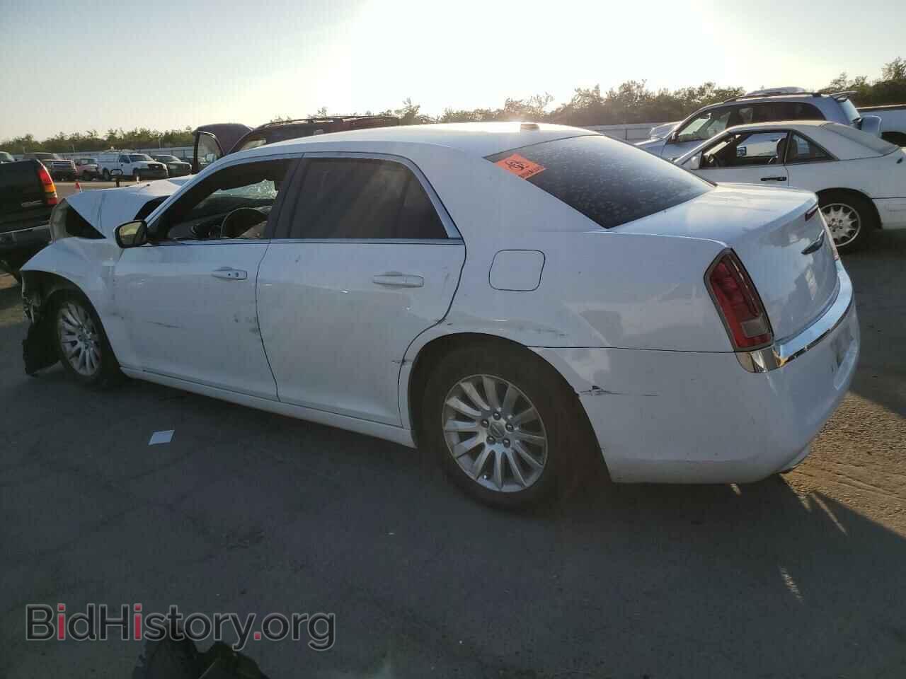 2013 CHRYSLER 300 - VIN: 2C3CCAAG9DH518538 - Фото 2