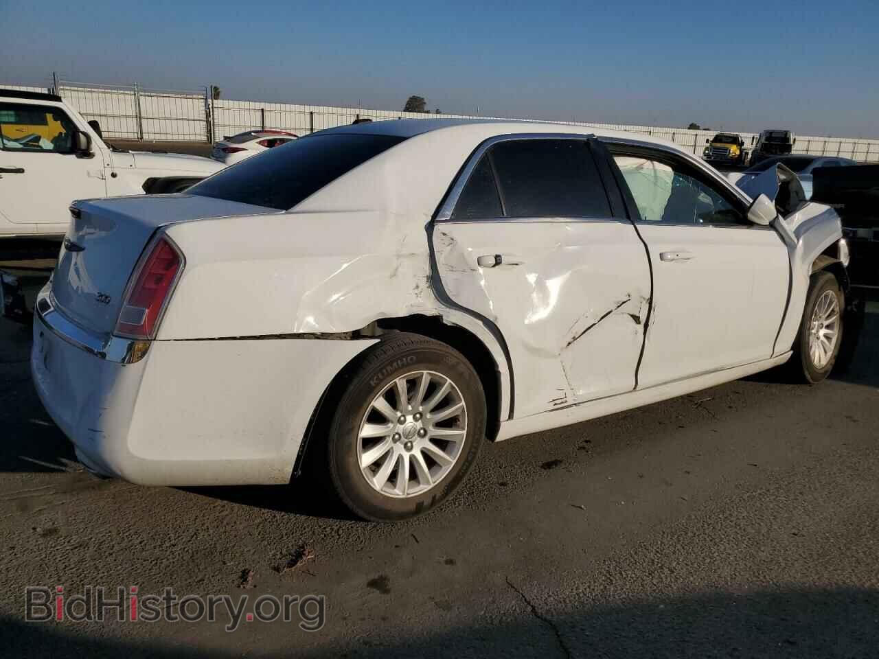 2013 CHRYSLER 300 - VIN: 2C3CCAAG9DH518538 - Фото 3