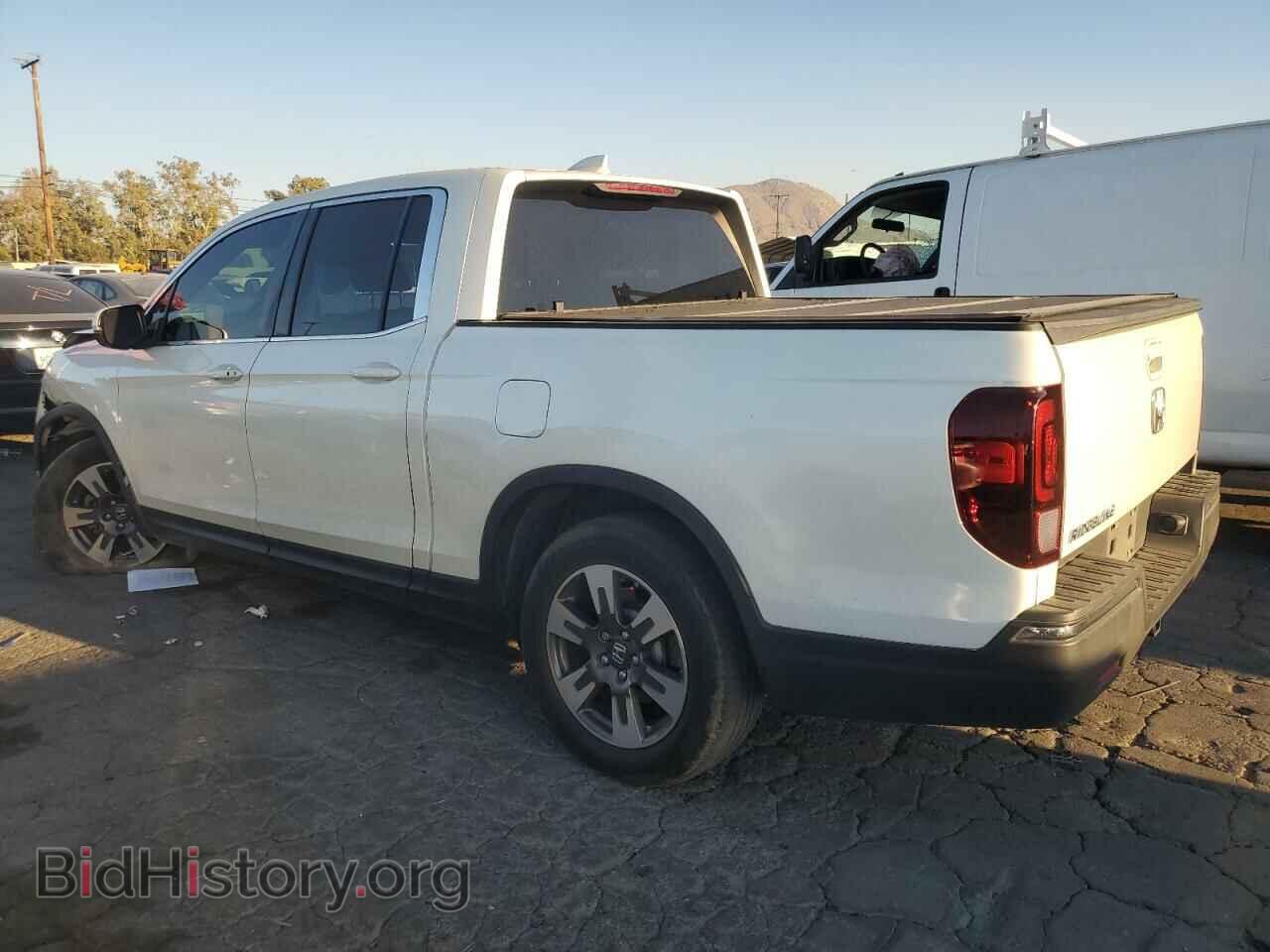 2017 HONDA RIDGELINE - VIN: 5FPYK2F6XHB001777 - Фото 2