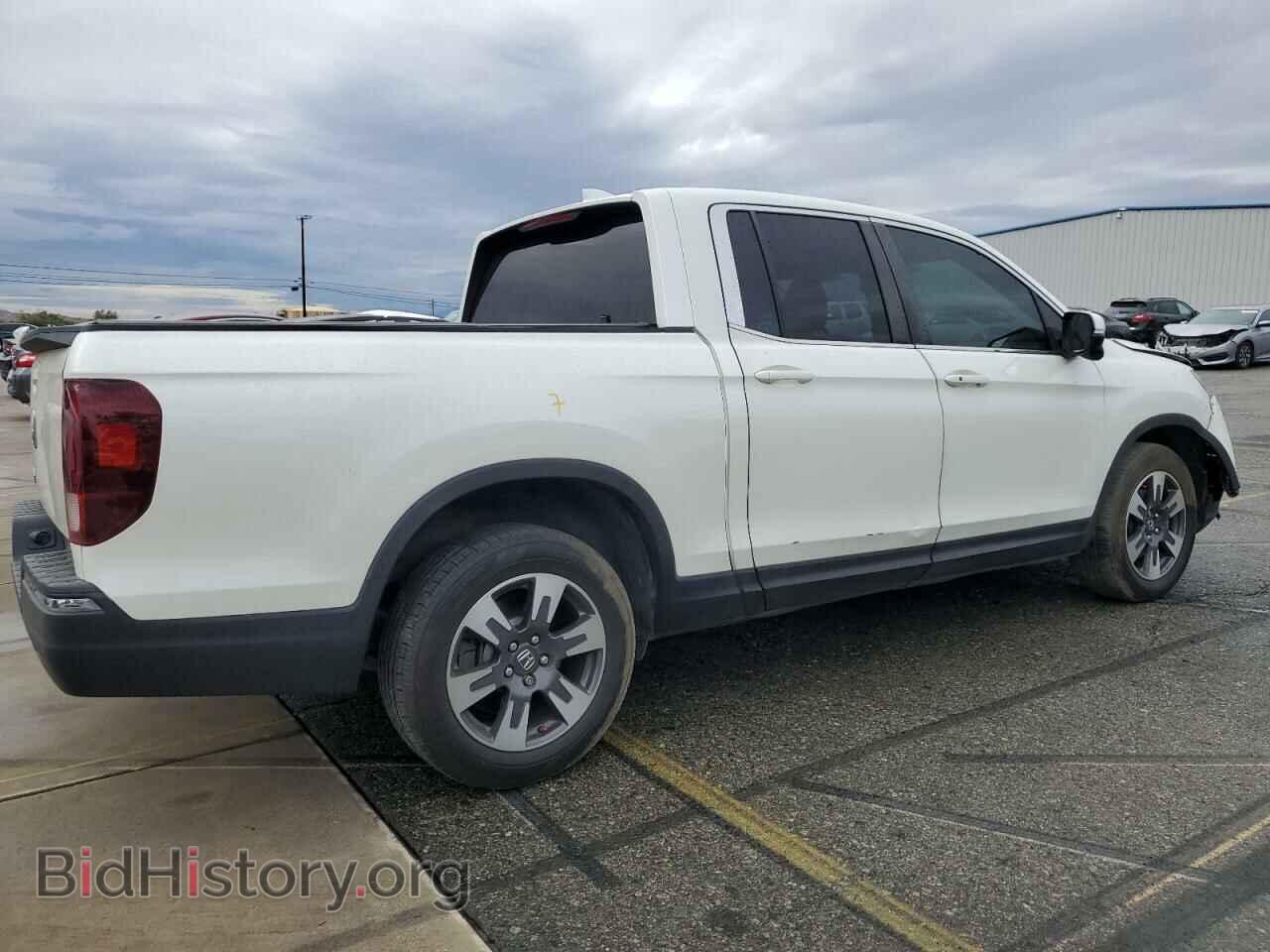 2017 HONDA RIDGELINE - VIN: 5FPYK2F6XHB001777 - Фото 3
