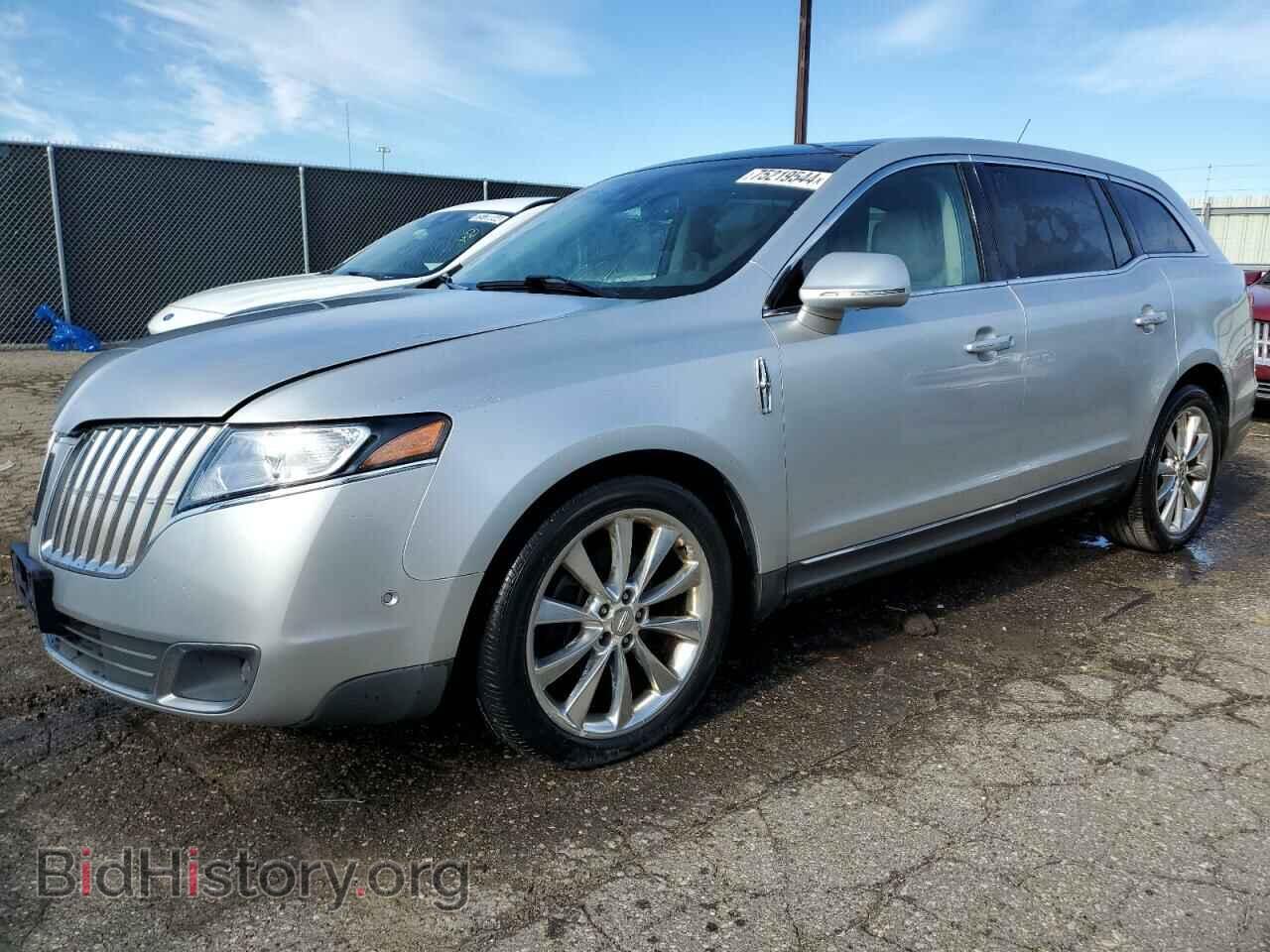 Photo 2LMHJ5AT6ABJ23954 - LINCOLN MKT 2010
