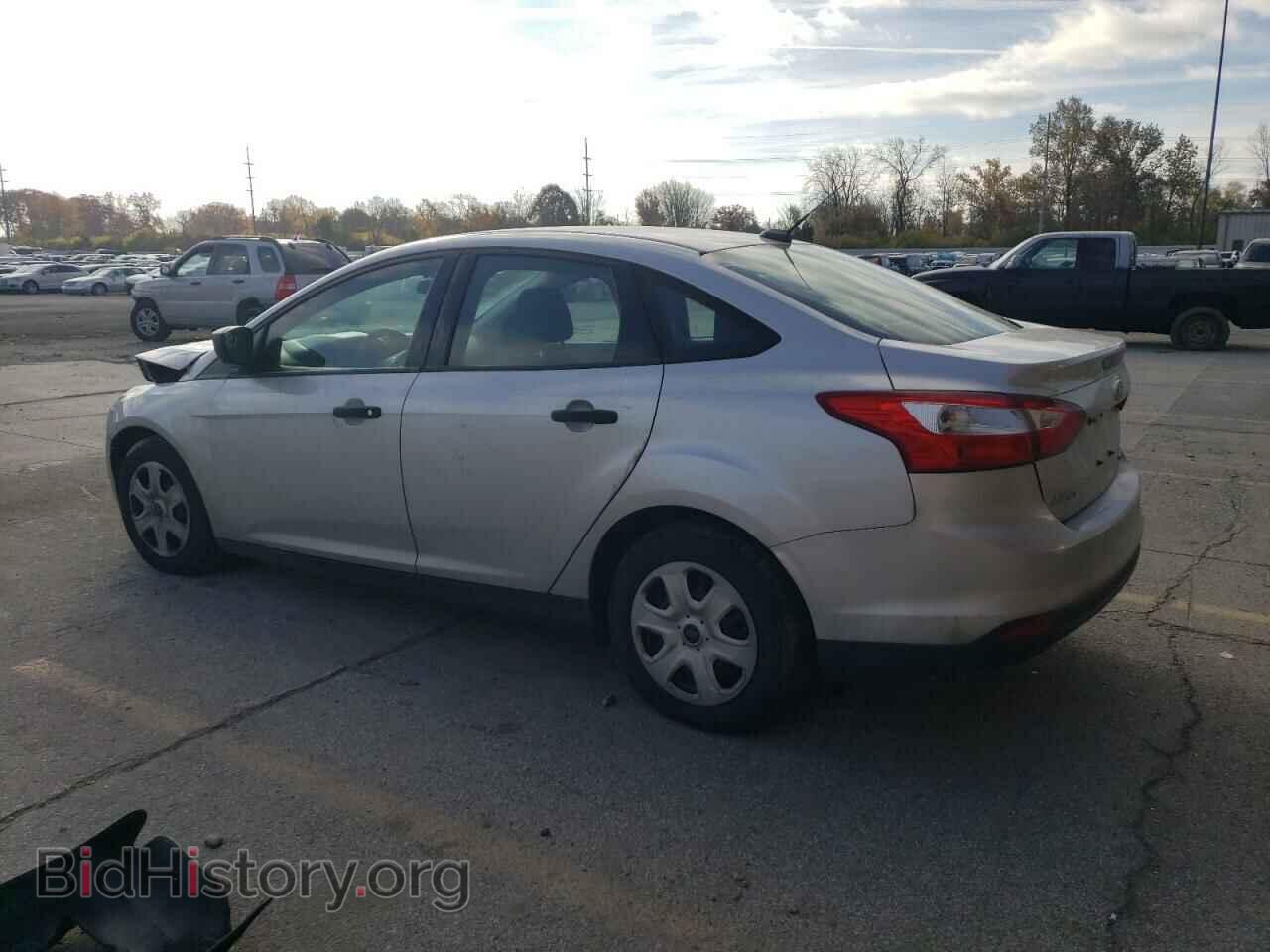 2013 FORD FOCUS - VIN: 1FADP3E28DL216827 - Фото 2
