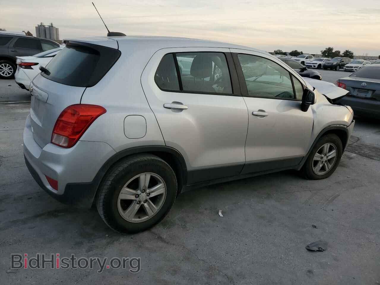 2019 CHEVROLET TRAX - VIN: 3GNCJKSB4KL357134 - Фото 3