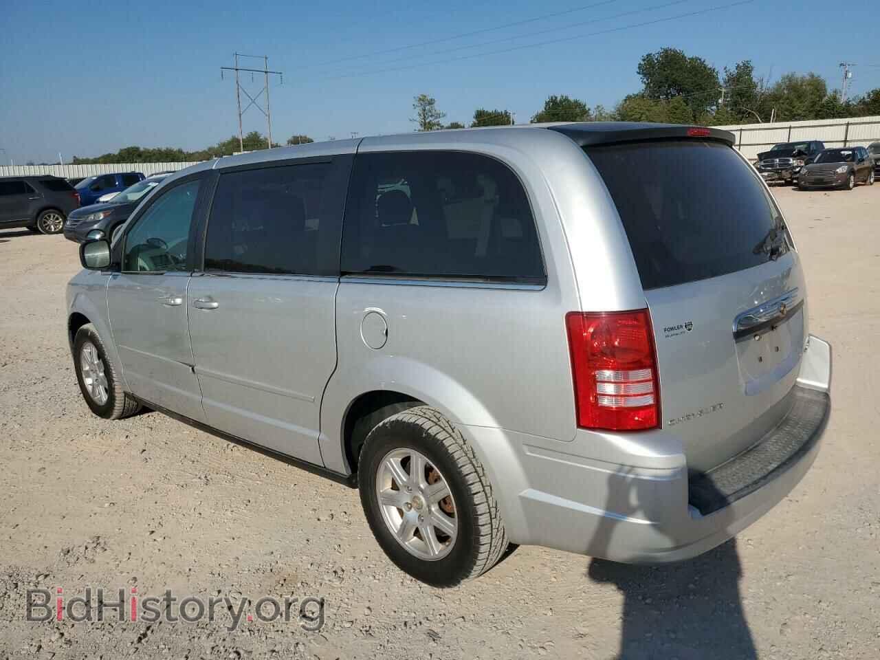 2010 CHRYSLER MINIVAN - VIN: 2A4RR2D12AR392623 - Фото 2