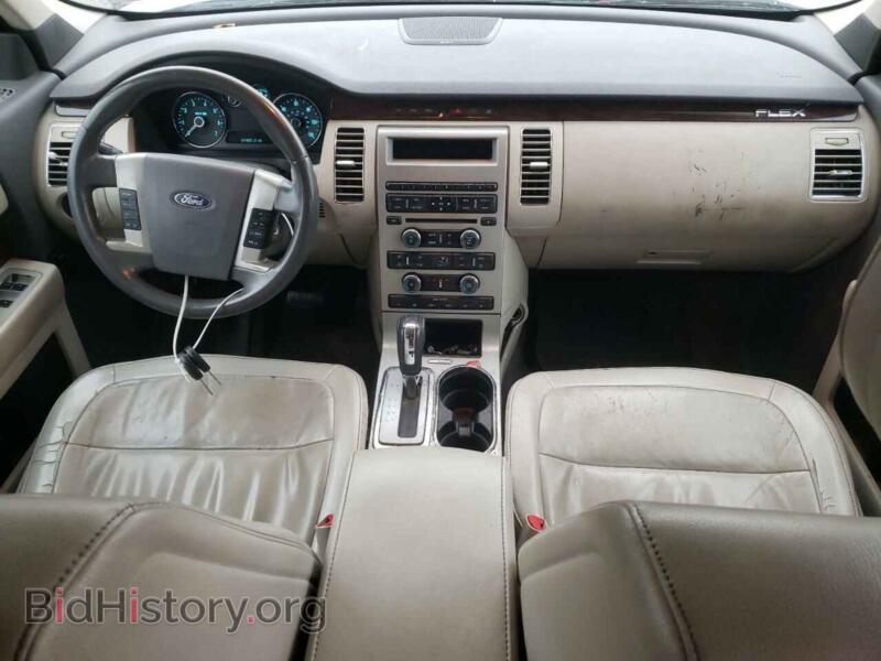 2011 Ford FLEX (VIN 2FMGK5CC8BBD36570) — photo 8 of 13