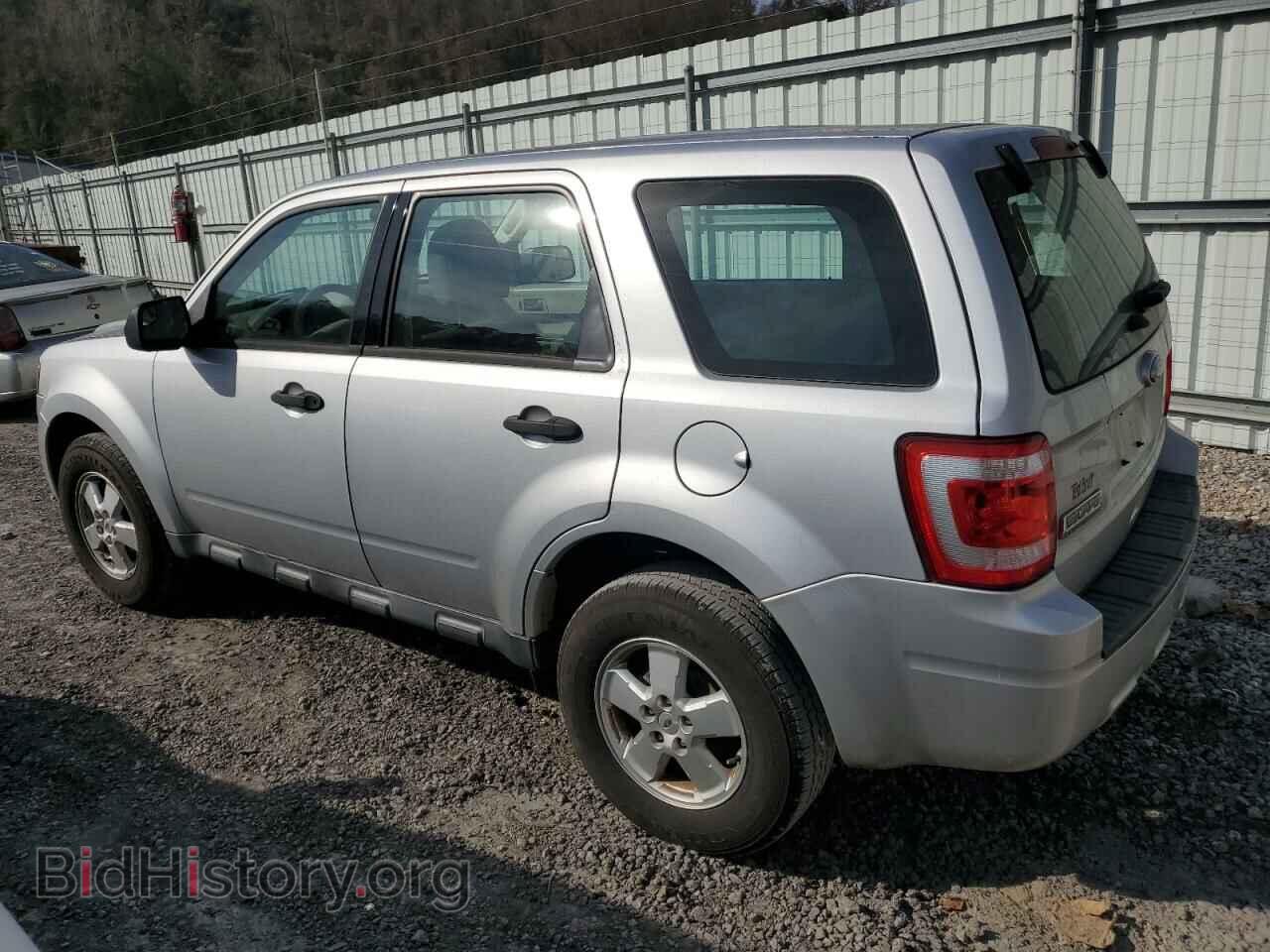 2011 FORD ESCAPE - VIN: 1FMCU0C73BKC08452 - Фото 2
