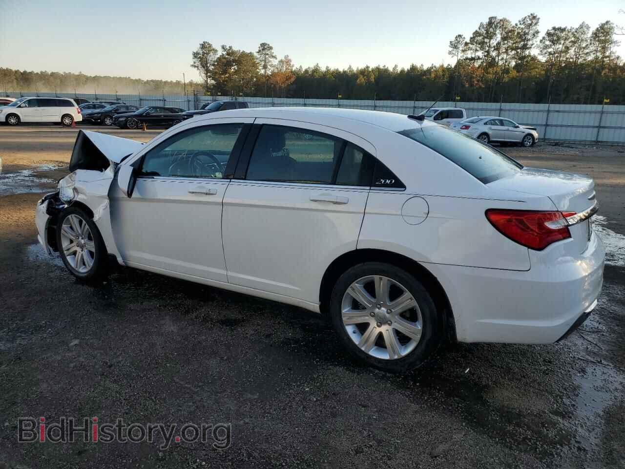 2013 CHRYSLER 200 - VIN: 1C3CCBBB8DN577242 - Фото 2