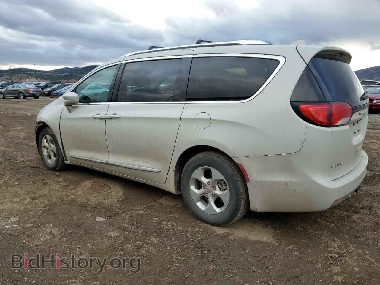 2017 CHRYSLER PACIFICA - VIN: 2C4RC1EG2HR704874 - Photo 2