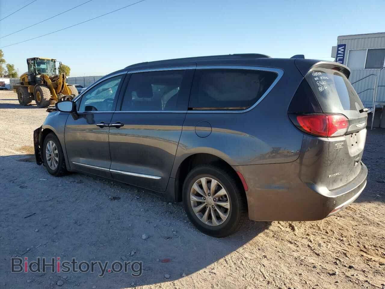 2017 CHRYSLER PACIFICA - VIN: 2C4RC1BG1HR576647 - Photo 2