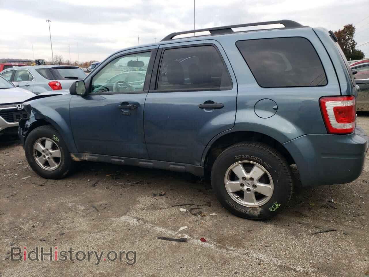 2011 FORD ESCAPE - VIN: 1FMCU0D72BKC31090 - Фото 2