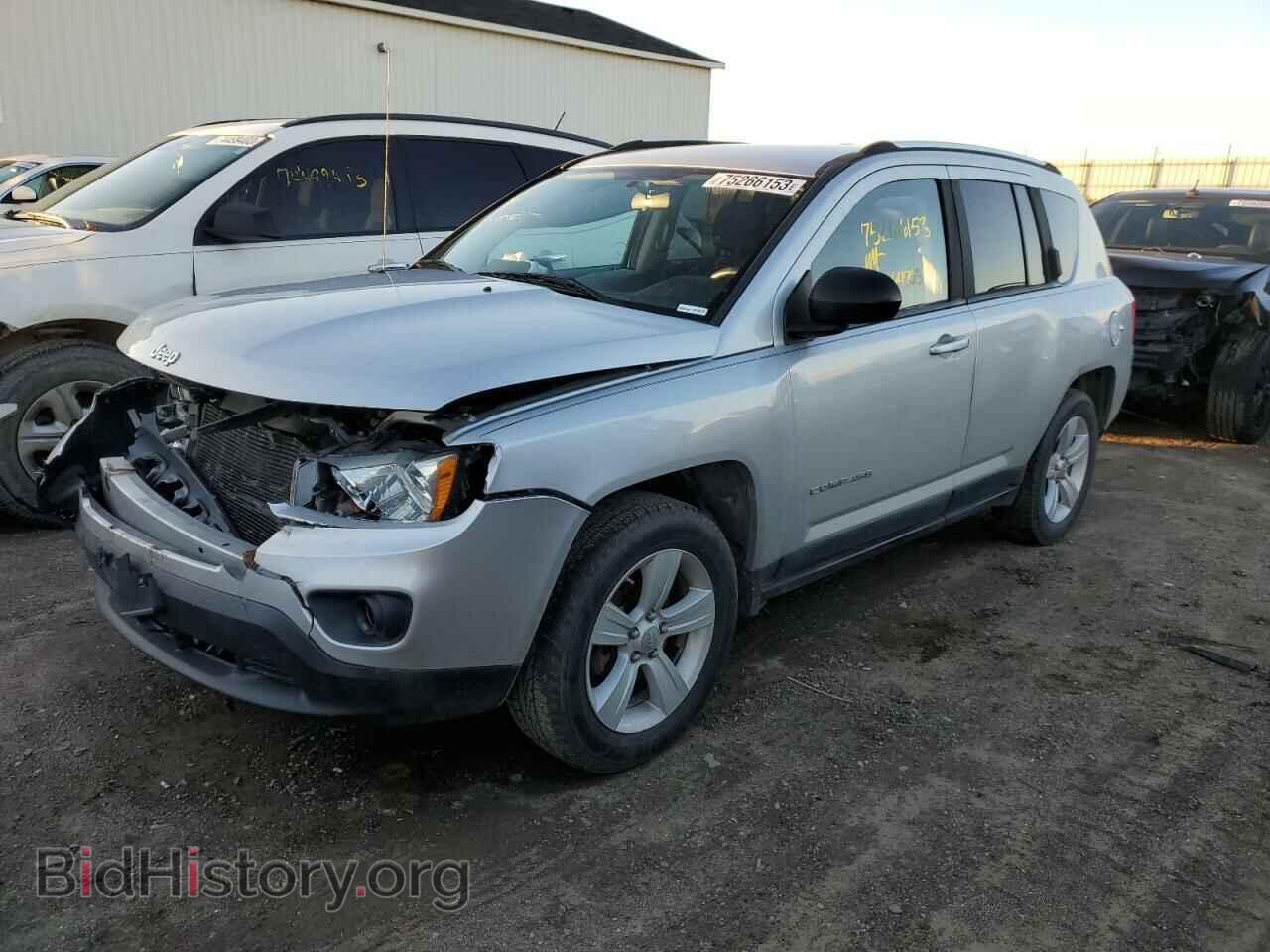 Photo 1J4NF1FB2BD164763 - JEEP COMPASS 2011