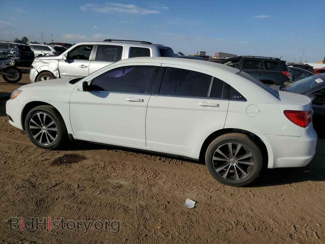 2013 CHRYSLER 200 - VIN: 1C3CCBBB3DN570053 - Фото 2