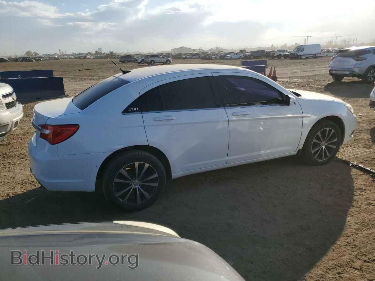 2013 CHRYSLER 200 - VIN: 1C3CCBBB3DN570053 - Фото 3