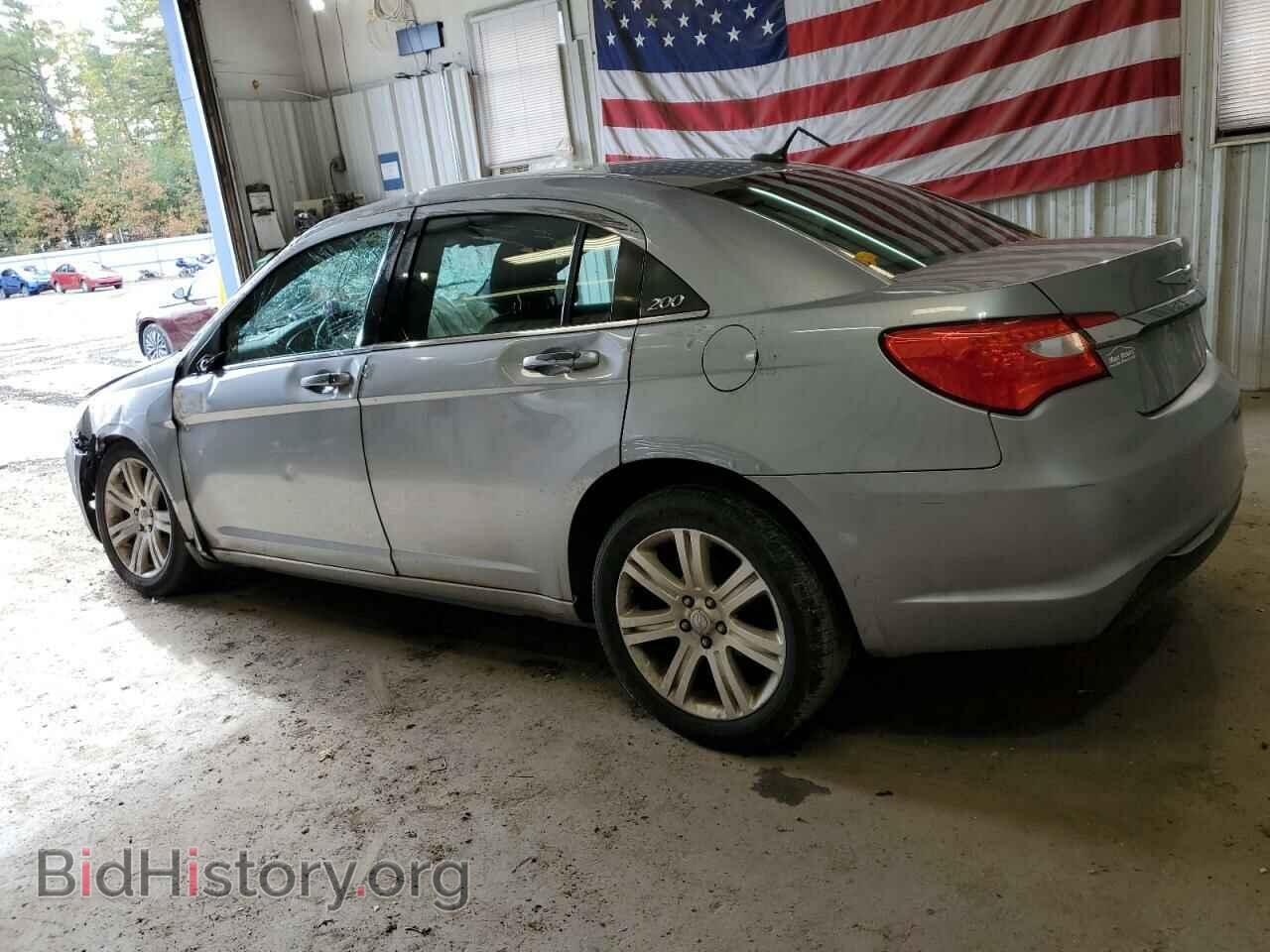 2013 CHRYSLER 200 - VIN: 1C3CCBAB6DN646933 - Фото 2