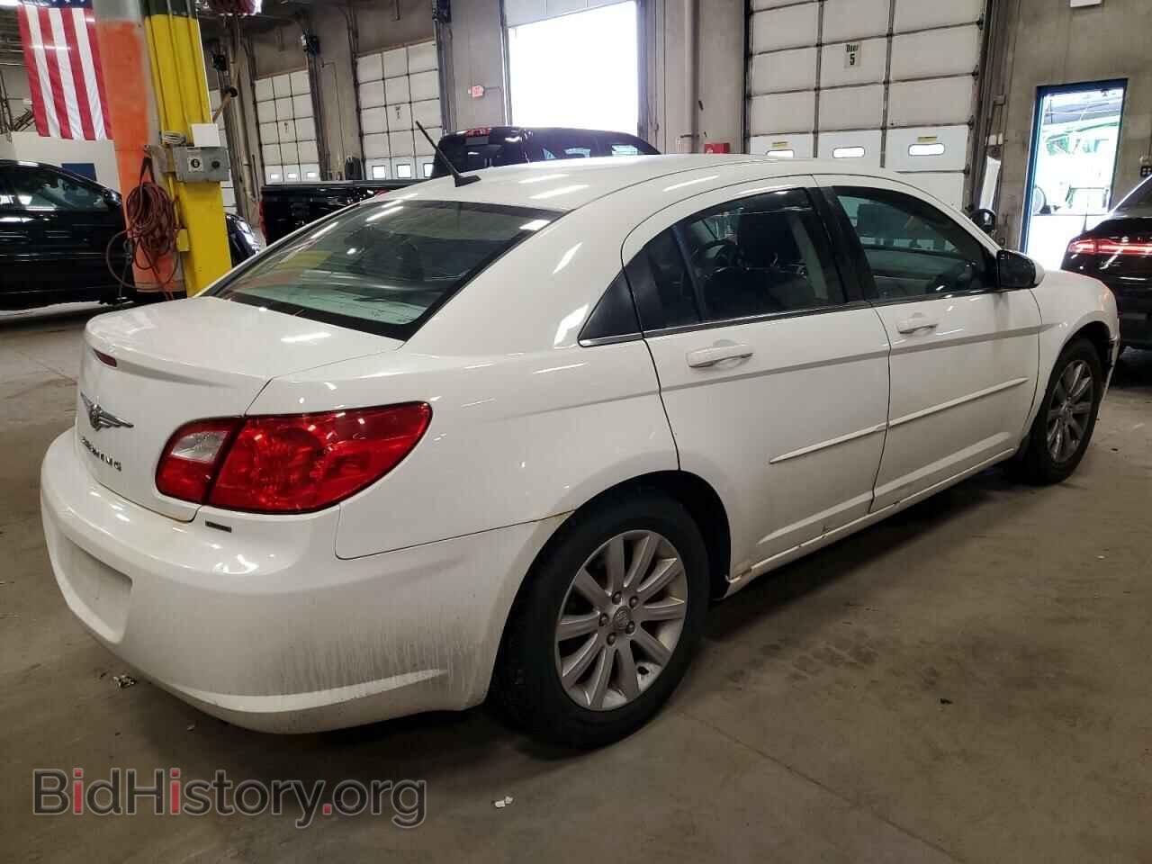 2010 CHRYSLER SEBRING - VIN: 1C3CC5FD1AN199645 - Фото 3
