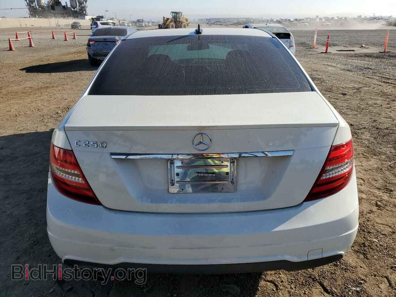 2012 MERCEDES-BENZ C-CLASS - VIN: WDDGF4HB4CR215025 - Фото 6