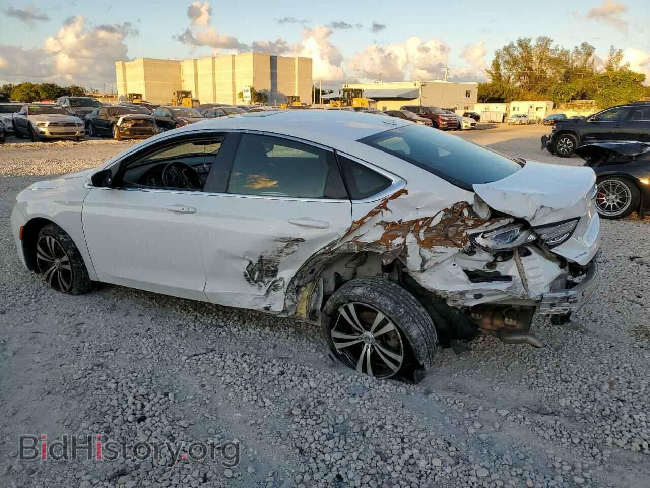 2015 CHRYSLER 200 - VIN: 1C3CCCAB4FN704367 - Фото 2